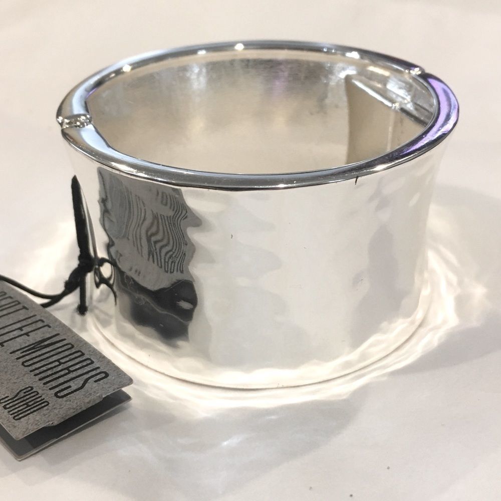 RLM Soho Hammered Silver Hinged Wide Bangle - Picture 2 of 13